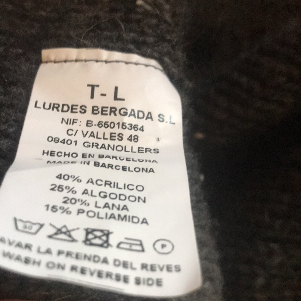Sweater - Picture 4 of 4